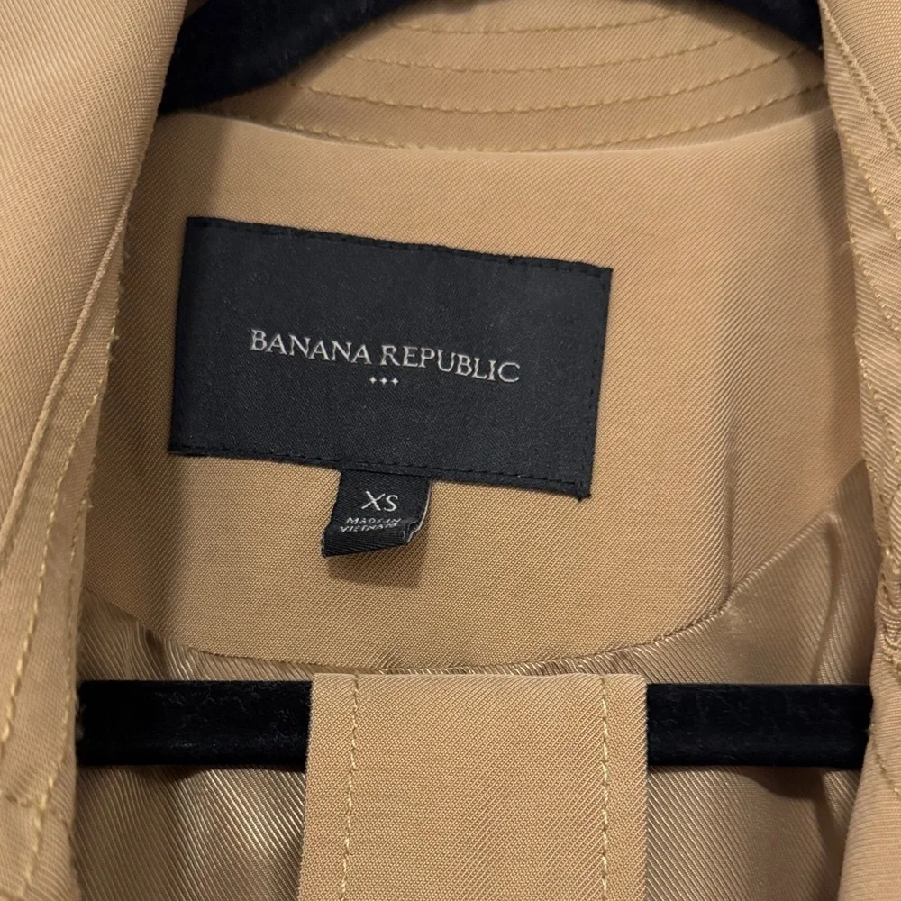 Banana Republic Soft Trench Coat - Picture 2 of 3